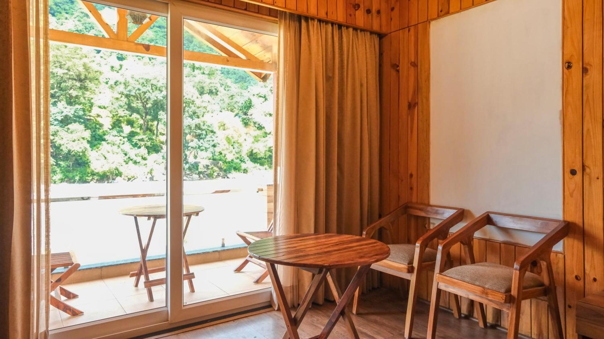 Qcent Woods Resort & Spa, Rishīkesh Eksteriør billede