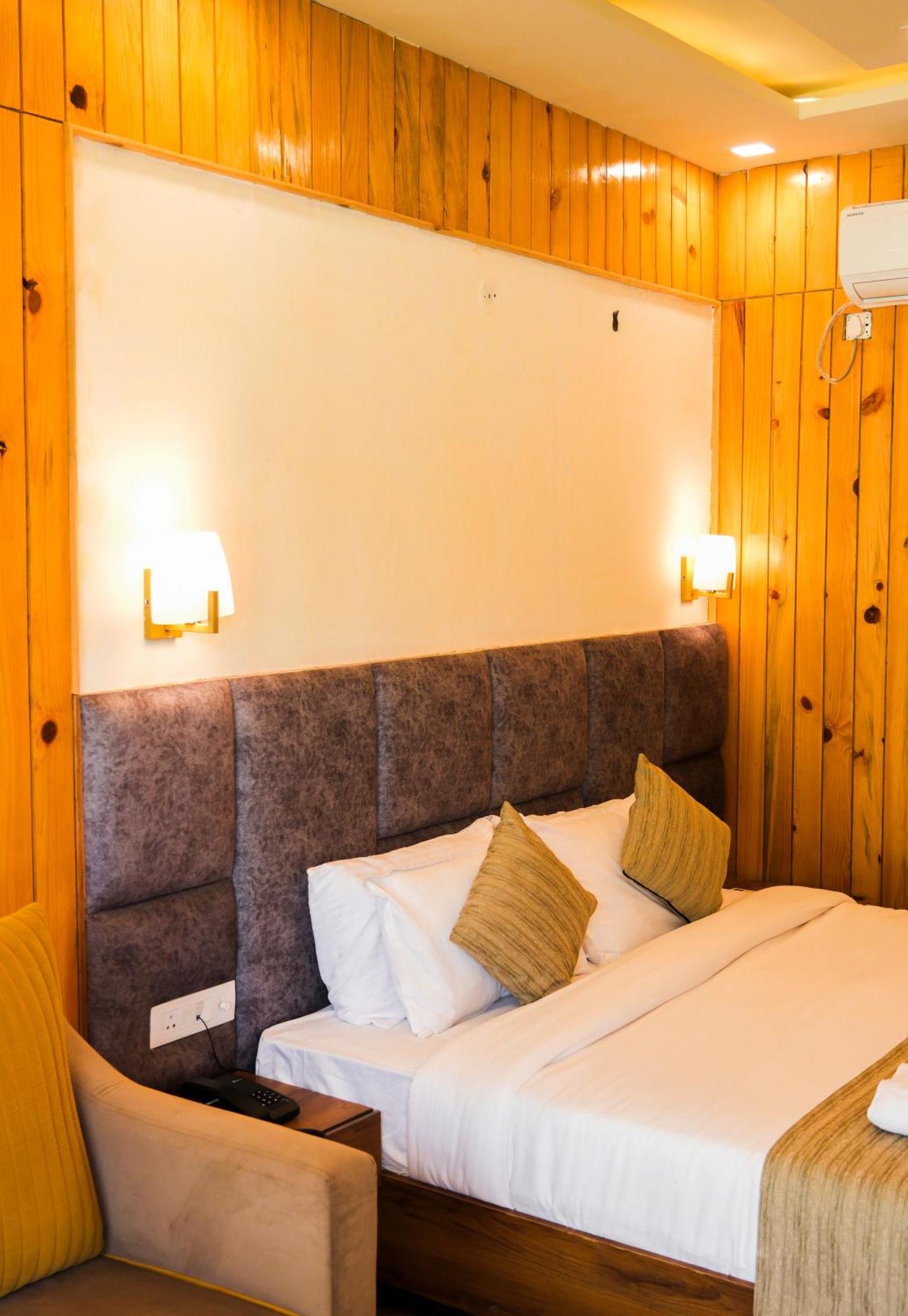 Qcent Woods Resort & Spa, Rishīkesh Eksteriør billede
